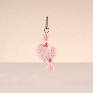 Heegeldatud võtmehoidja - roosa süda pärlitega