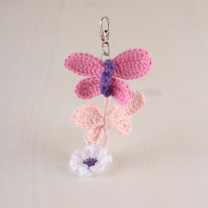 Heegeldatud võtmehoidja - roosa liblikas