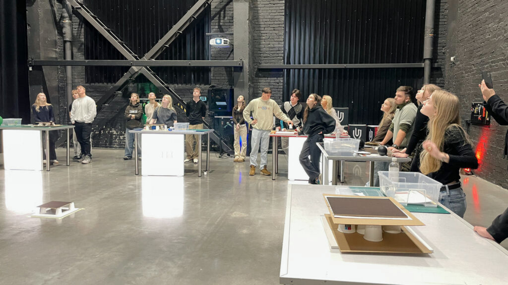 Gümnaasium külastas Rakett69 teadusstuudiot Gümnaasium külastas Rakett69 teadusstuudiot